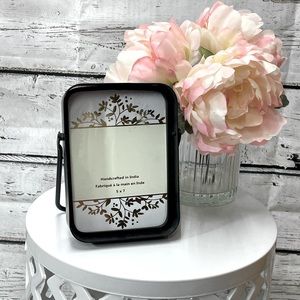 Black Metal Picture Frame With Stand 5x7 NWOT